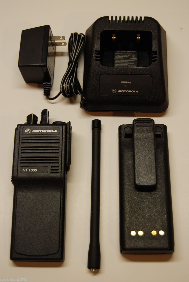 VHF MOTOROLA HT1000 RADIO WITH ACCESSORIES 2013 NARROW BAND COMPLIANT