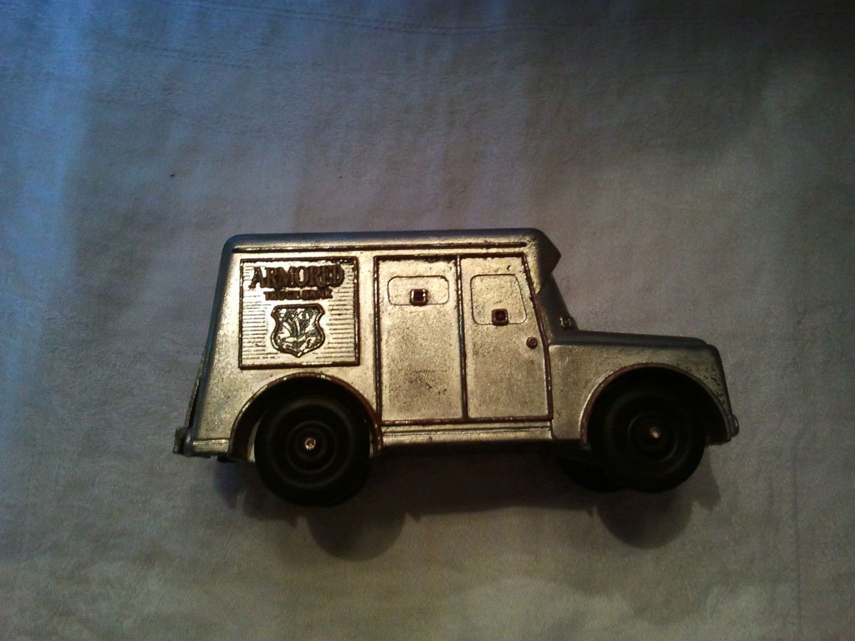   ARMORED TRUCK BANK CAST METAL TOY   CALLEN MFG CO   ARMORED TOY TRUCK