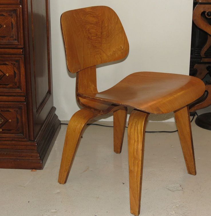 Superb Charles Eames Bent Plywood Herman Miller Chair for Evans Early 