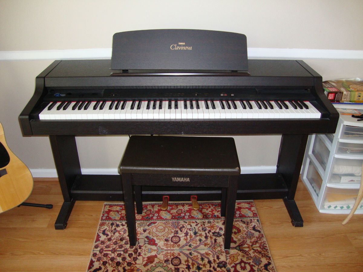  Yamaha Clavinova CLP 311