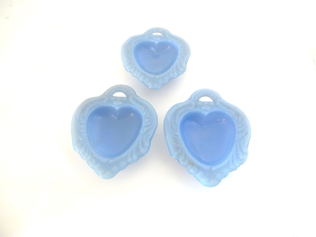 Mosser Glass Periwinkle Blue Footed Heart Salt DIP Set of 3