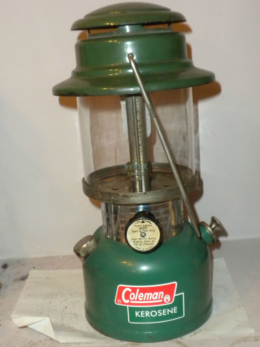 COLEMAN CANADA KEROSENE 335 LANTERN + PYREX GLOBE MARCH 1973