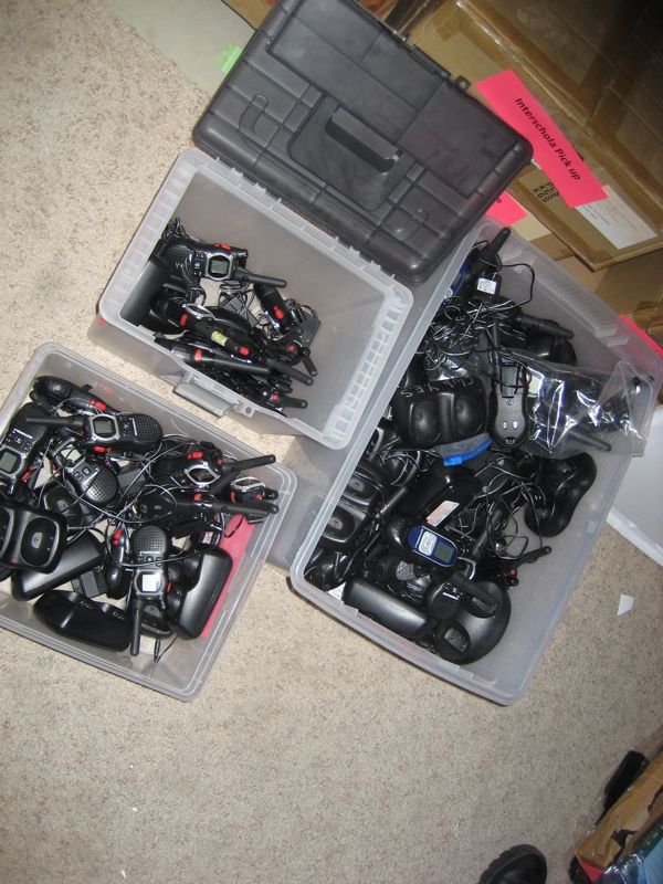 lot of 30 walkie talkies w chargers motorola cobra isid