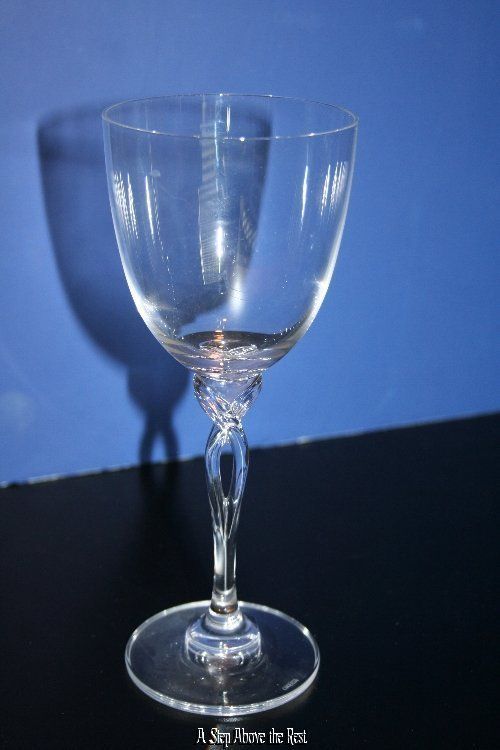 Oneida Crystal Toujours Wine Glass Excellant Condit