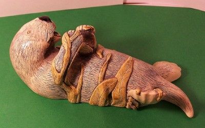  Scrimshaw Sea Otter Statue Figurine Eating Clam Oyster Signed