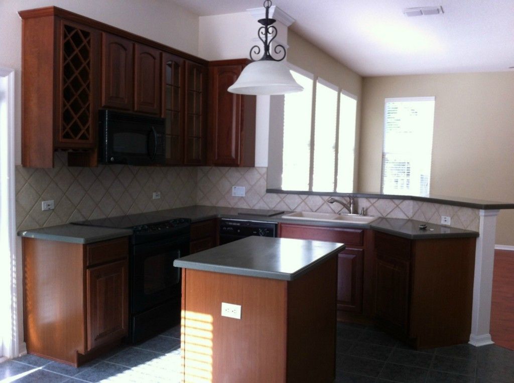 KITCHEN CABINET CORIAN COUNTERTOP SET IN EXCELLENT CONDITION