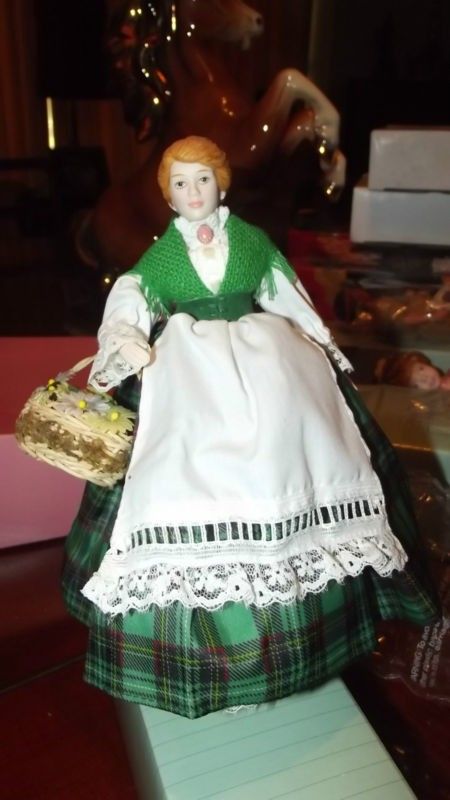 Colleen IRELAND INTERNATIONAL PORCELAIN DOLL COLLECTION Avon Fine