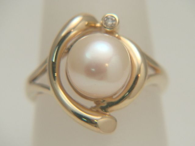 14k Yellow Gold Cultured Pearl Diamond Estate Ring