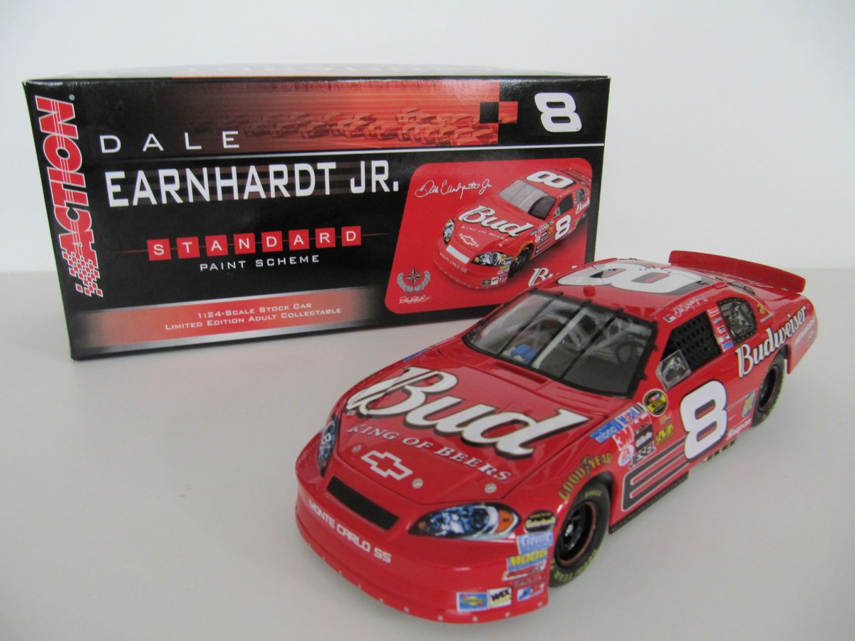 NASCAR DIECAST CAR DALE EARNHARDT JR 2006 MONTE CARLO 1 24 SCALE MINT