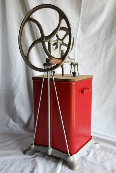 ANTIQUE VINTAGE DAZEY DAZY BUTTER CHURN RED METAL MODEL 230B