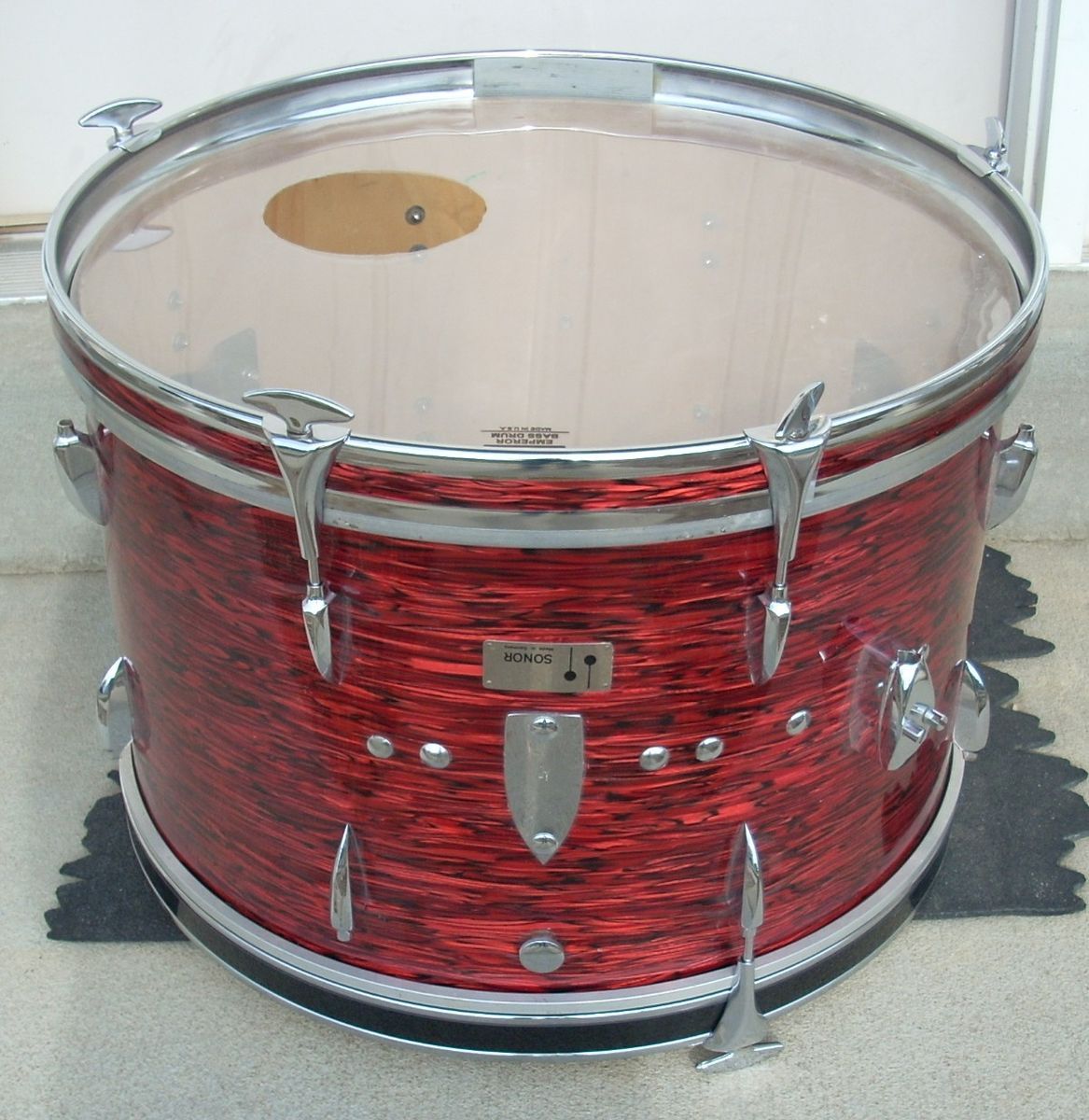 Vintage Sonor bass drum in really cool finish