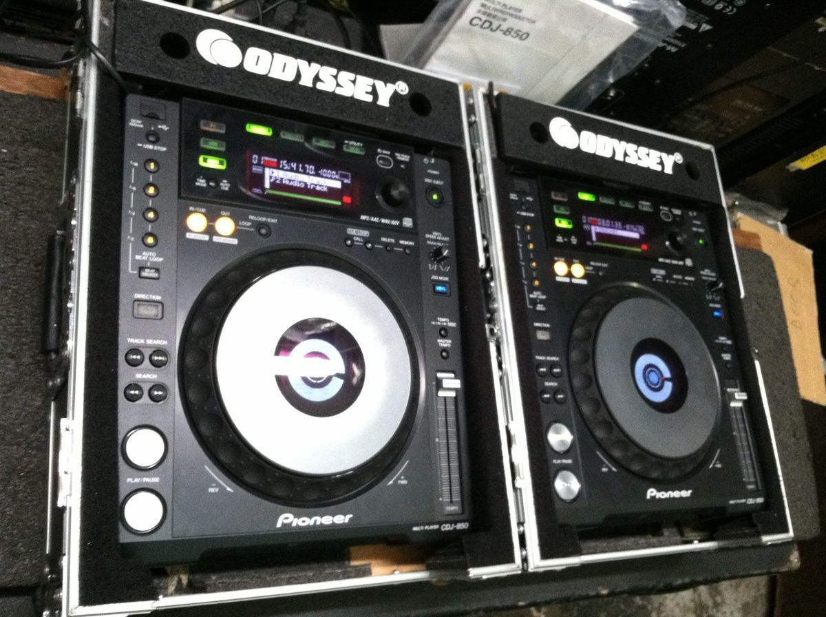 pair Pioneer CDJ 850 black DJ Performance Player CDJ850 with