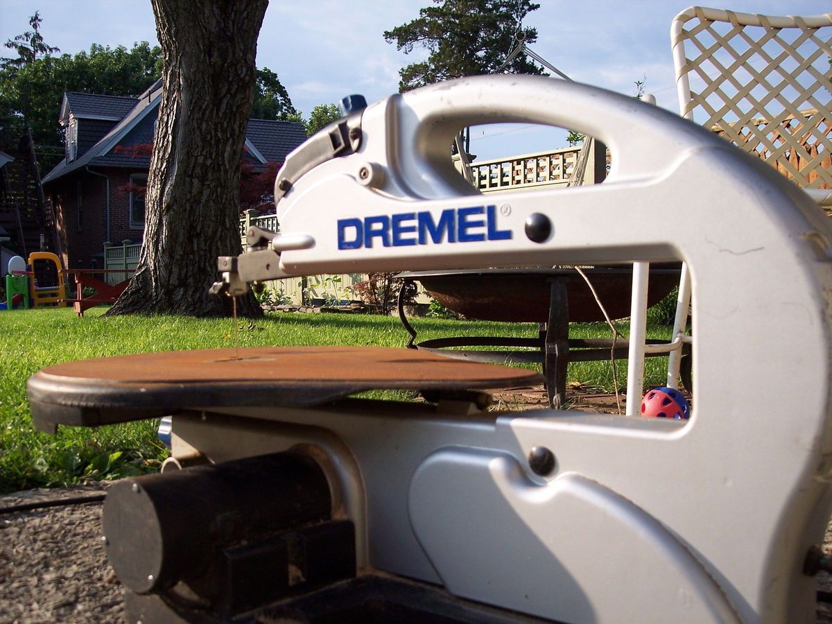  Dremel Model 1830 Scroll Saw