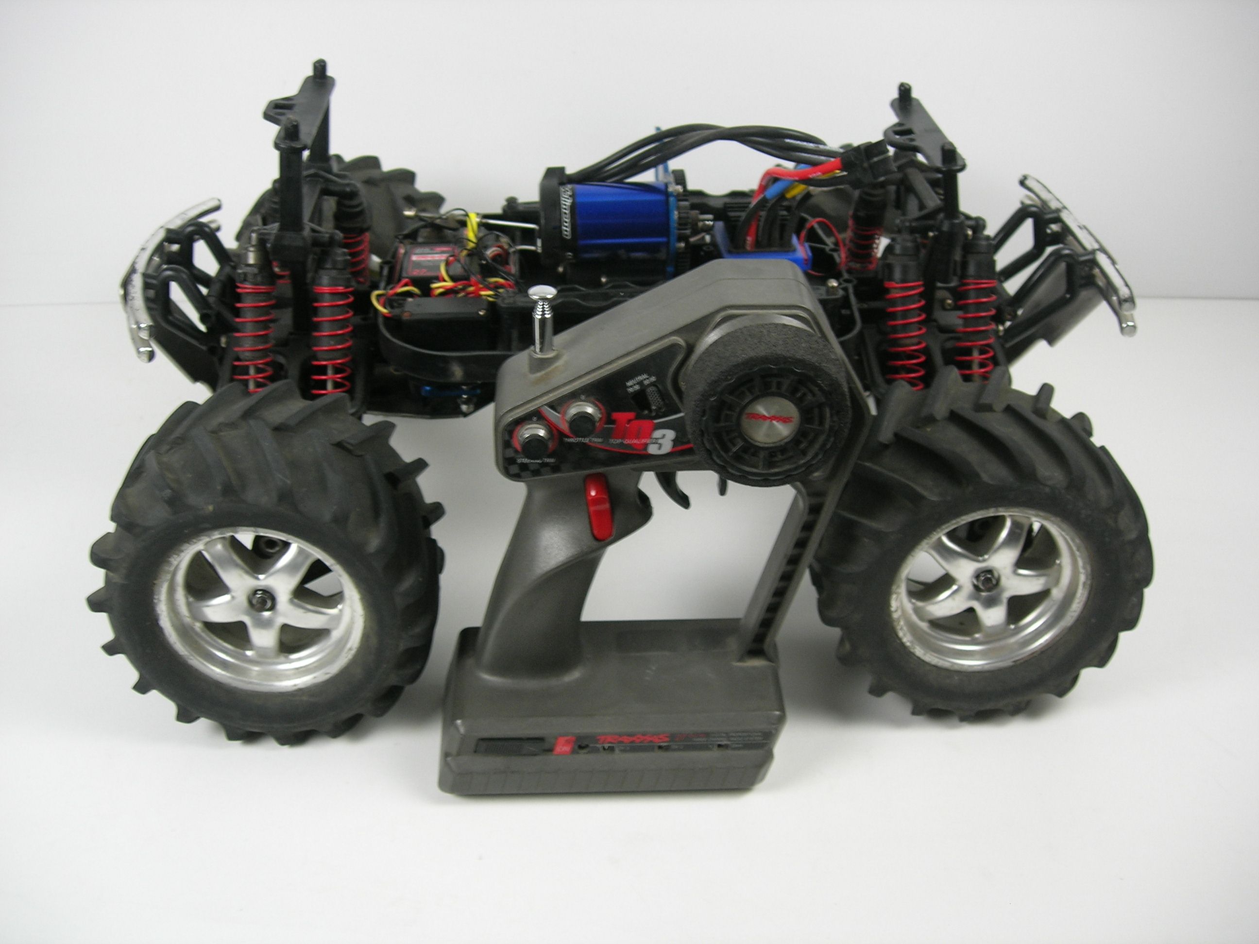 TRAXXAS E MAXX RC Monster Truck w Velineon motor and VXL 3S esc