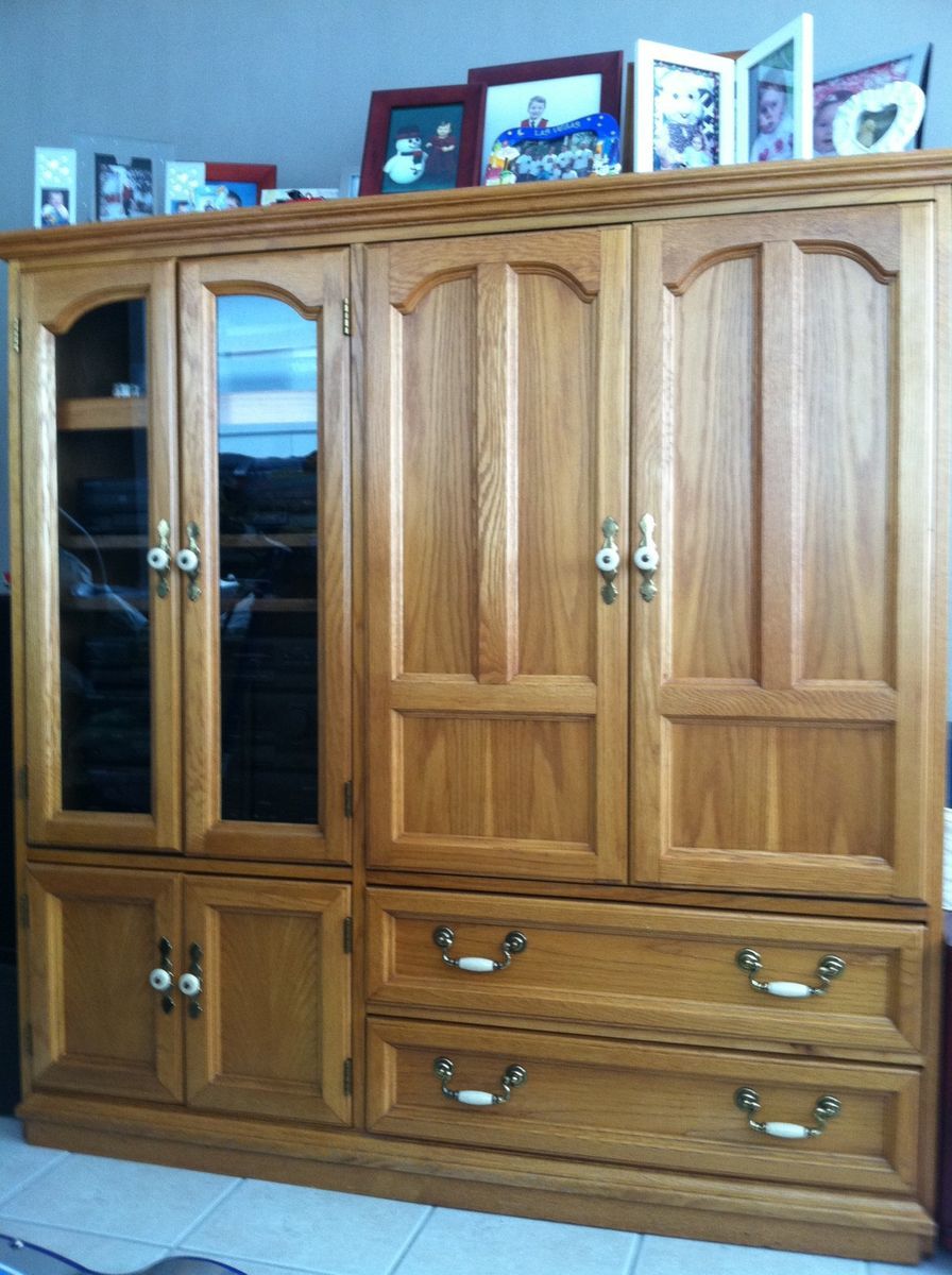 Entertainment Center Solid Oak EUC Pick up only NJ Excellent Quality