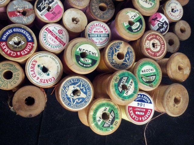  OVER 80 VINTAGE SILK & COTTON THREAD WOODEN SPOOLS SOLID& MULTI COLOR