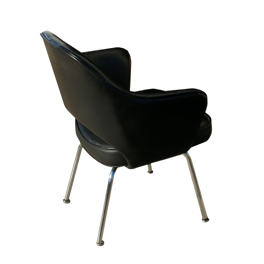 Vintage Black Leather Knoll Saarinen Executive Chair