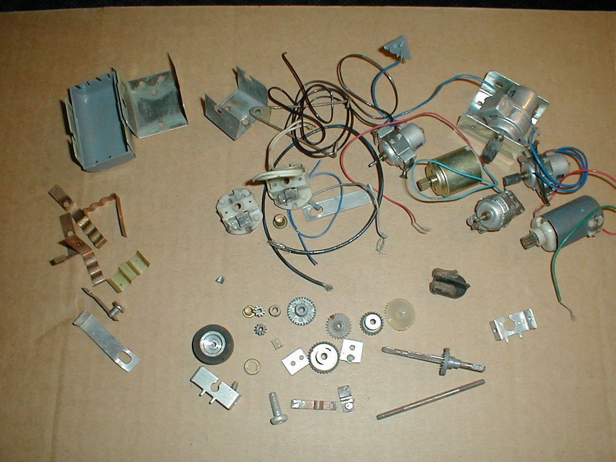 Old used Slot or Model Car Motors Gears Drag race? Nascar? Parts Junk