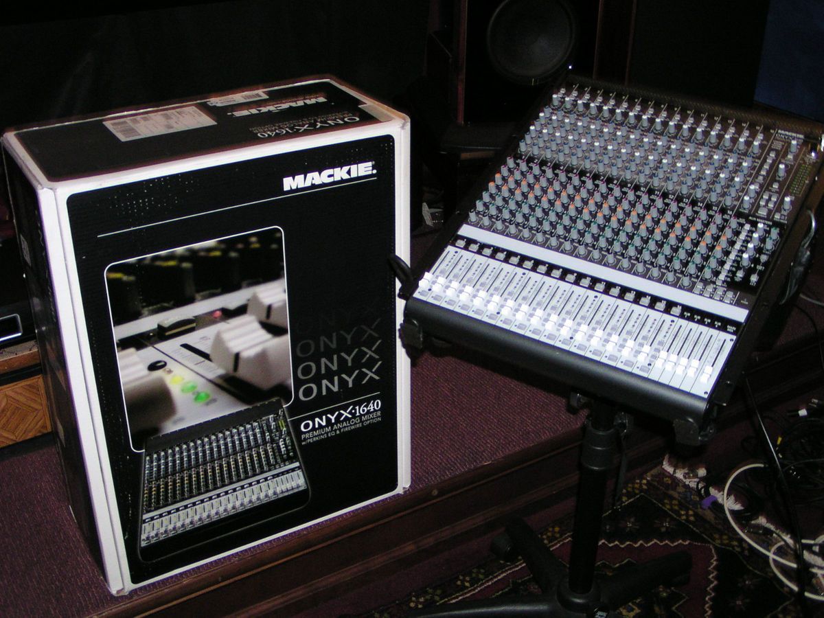 Mackie Onyx 1640 Mixer with Firewire Card