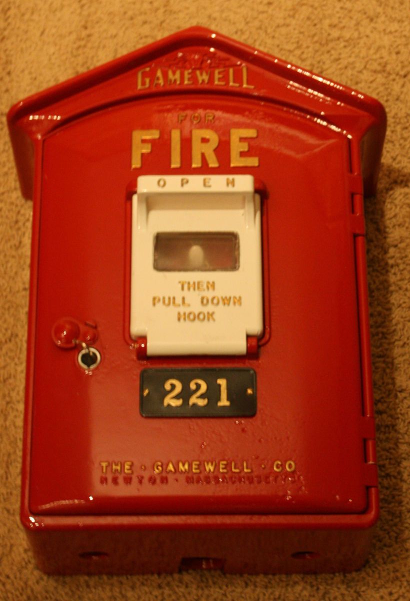 Vintage Gamewell Fire Alarm Call Box w Key 221 Beautiful