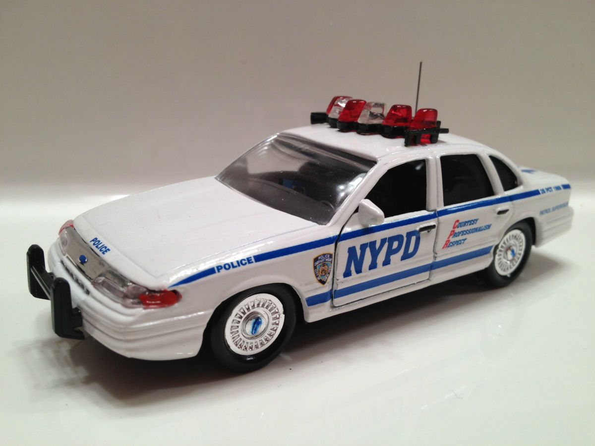 Custom Road Champs New York City Police Ford Crown Vic Supervisor