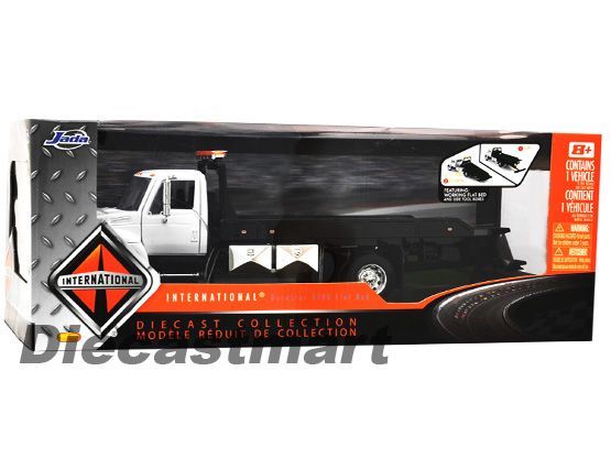  INTERNATIONAL DURASTAR 4400 FLATBED TOW TRUCK NEW DIECAST MODEL WHITE