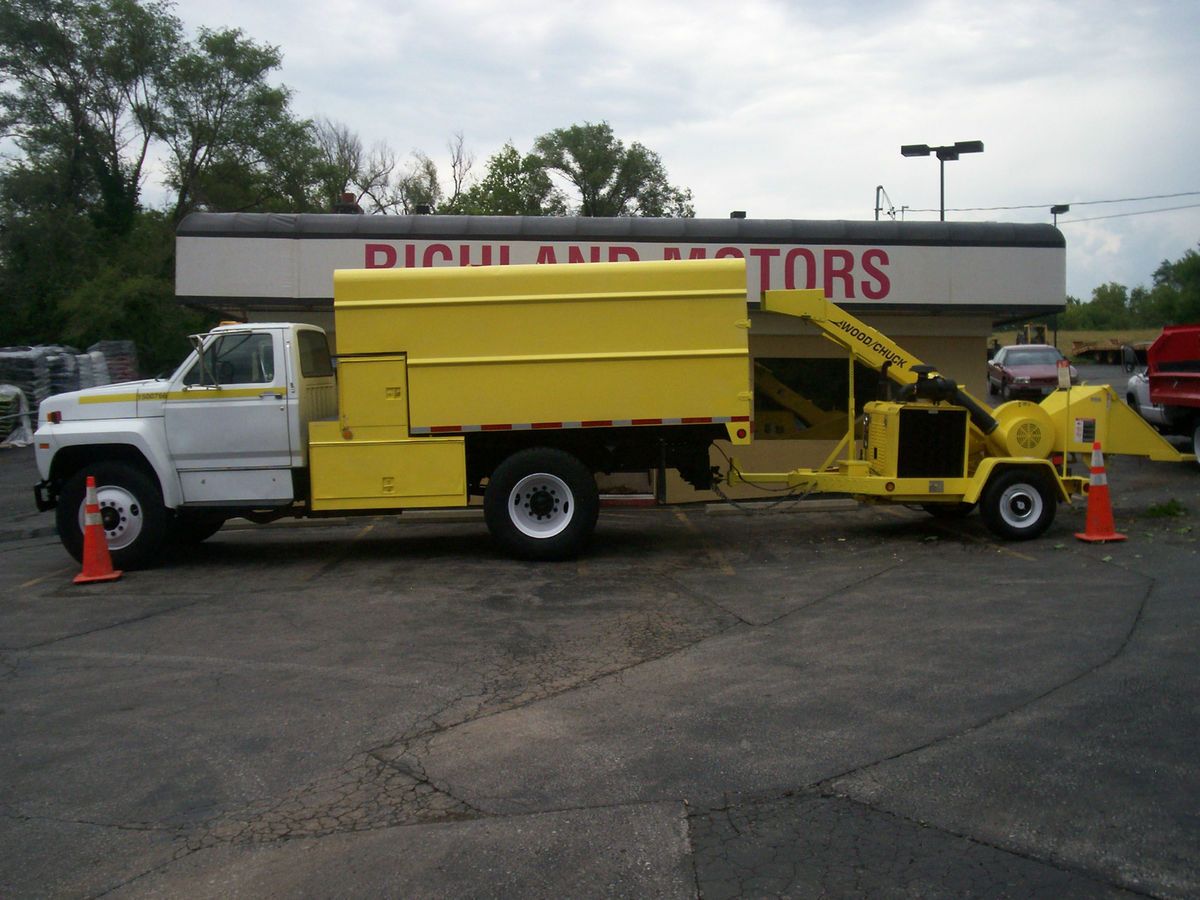  Chuck W C12 wood chipper AND Ford F700 Chipper truck woodchuck diesels