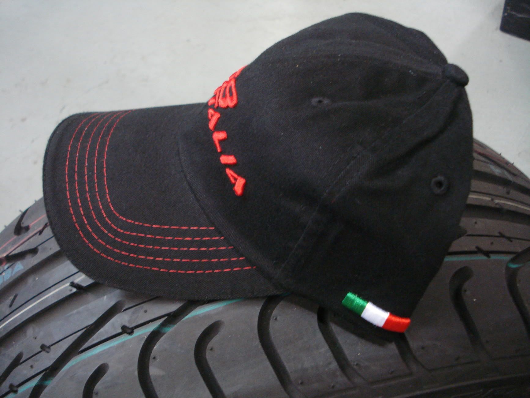  this is an offical 458 italia black cap