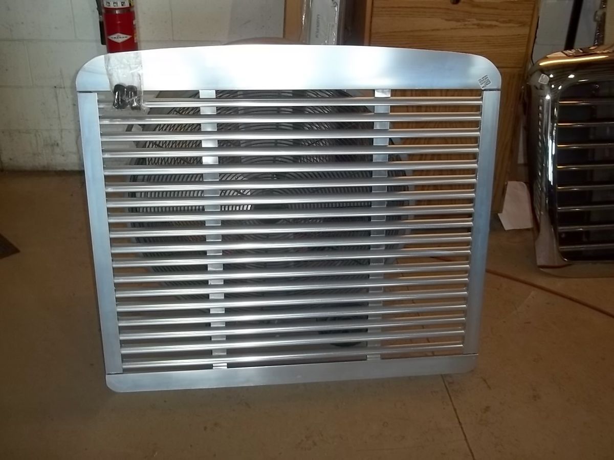 Freightliner FLD 120 Aftermarket High Quality Metal Grill Assembly