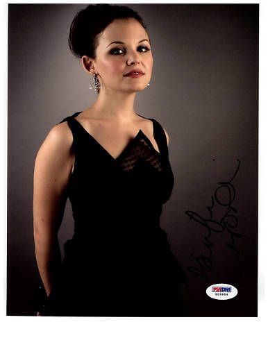 Ginnifer Goodwin Autographed PSA DNA Authenticated