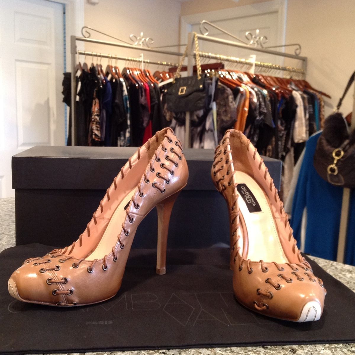 Giambattista Valli Vitello Camel Pump