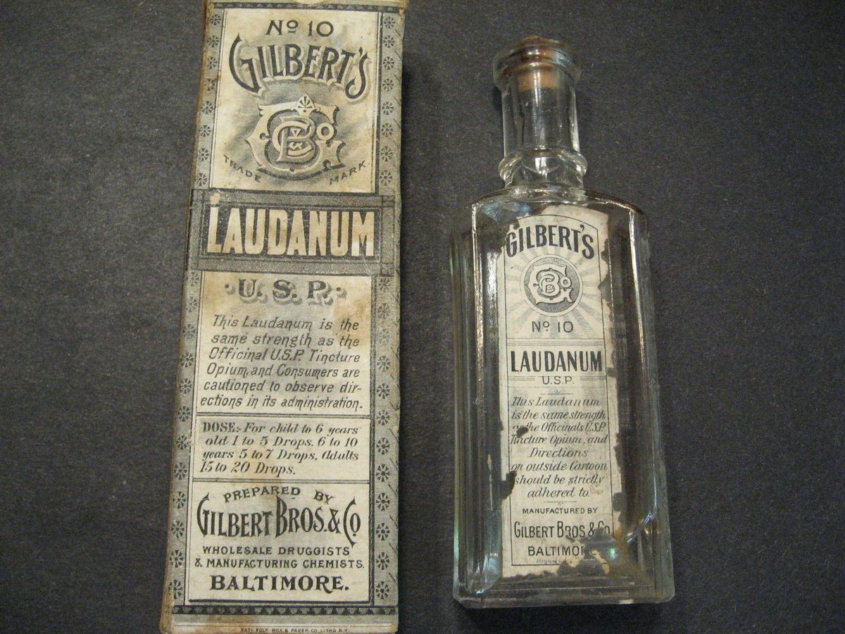 ANTIQUE GILBERTS LAUDANUM OPIUM BOTTLE W LABEL BOX BALTIMORE MD NICE