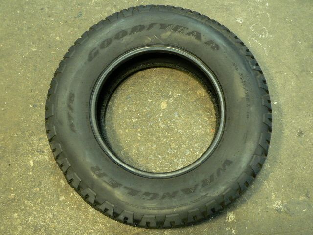 ONE GOODYEAR WRANGLER AT S 265 70 17 P265 70R17 265 70 17 TIRE 20394 Q
