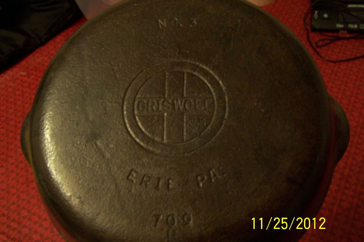 Vintage GRISWOLD # 3 Beautiful skillet 