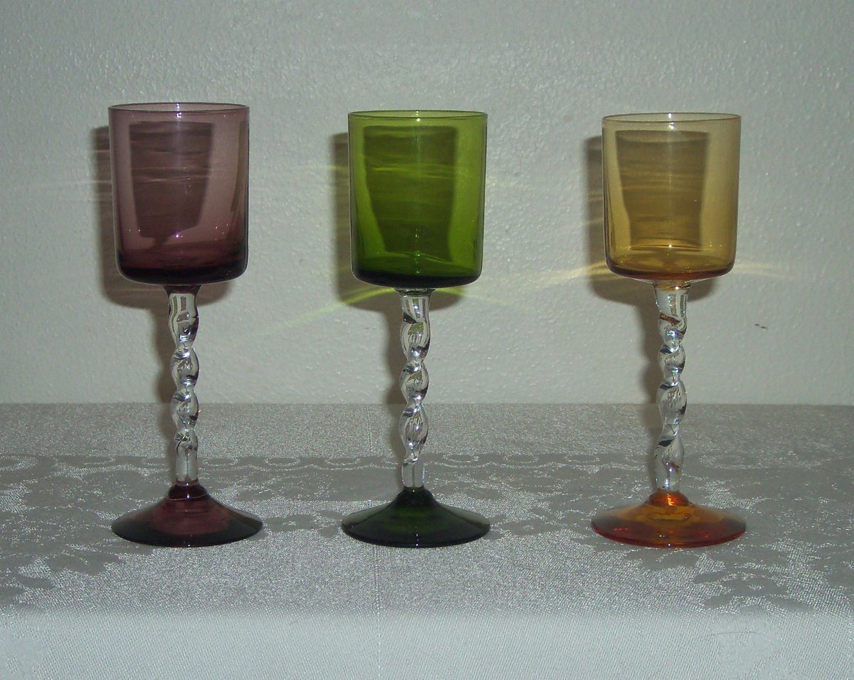 VINTAGE COLORED STEMMED SHOT GLASSES WINE TASTING GLASSES GREEN YELLOW