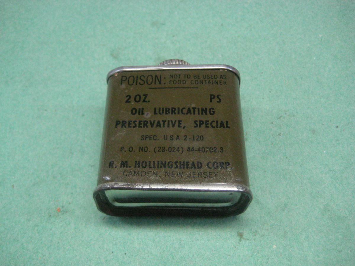 WWII ERA U S MILITARY RIFLE OIL 2oz size R M HOLLINGSHEAD CORP