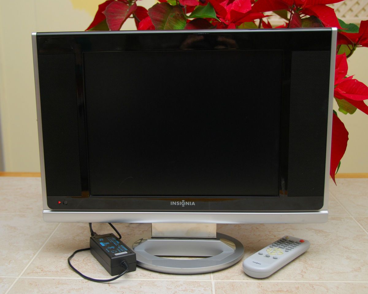 Insignia NS 15 LCD TV 15 Monitor Flat Panel