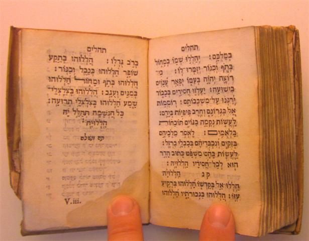 1565 Paris Miniature Tehillim Psalms Jewish Expulsions Highlighted