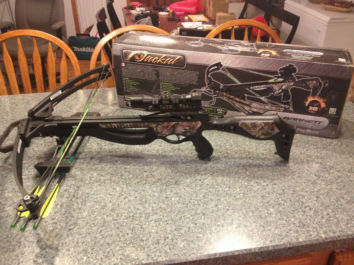 Barnett Jackal Crossbow 4x32 Scope Package Arrows Quiver