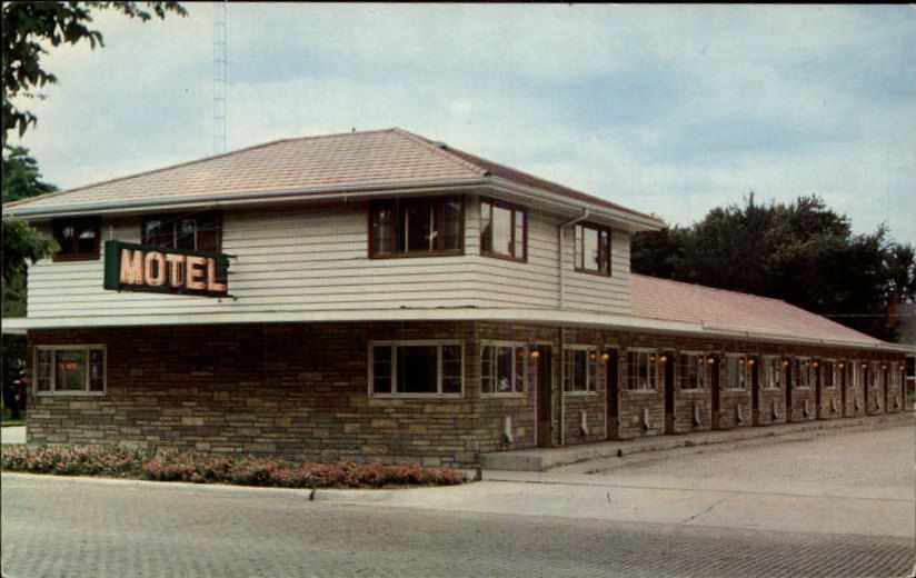 Kankakee IL Model Motel Postcard