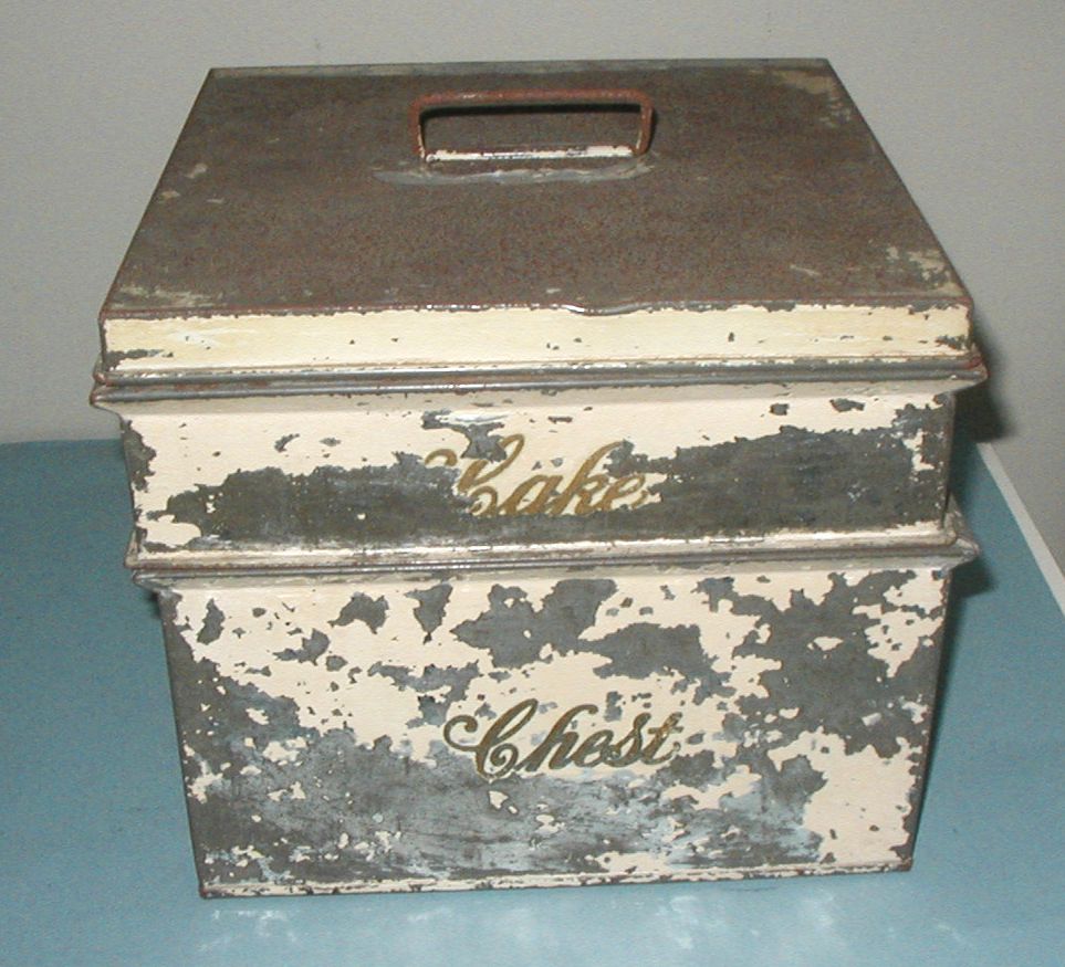 Vintage Cake Chest Kraemer