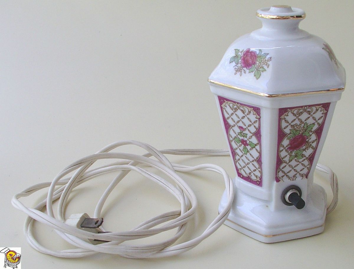 Vintage Porcelain Underwriters Laboratories Portable Lamp B 1241 Night