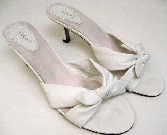 Fioni Womens White Crossed Bow Open Toe Sandals Slides Heels Sz Size 9