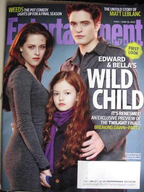  of TWILIGHT KRISTEN STEWART MACKENZIE FOY ROBERT PATTINSON MAGAZINE