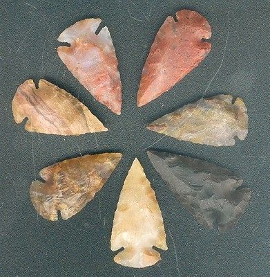 25 HAND KNAPPED STONE AGATE ARROWHEAD FOR JEWELRY