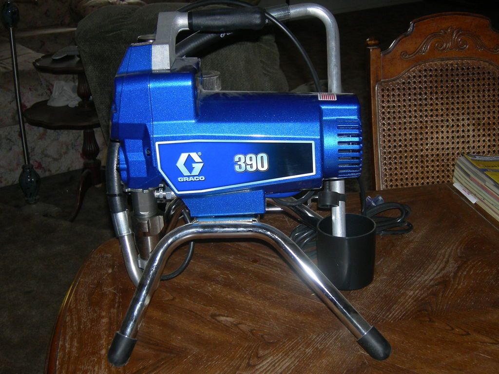 GRACO 390 AIRLESS PAINT SPRAYER