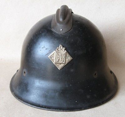 WWII CZECHOSLOVAK ARMY HELMET M29 & BADGE SIGNAL CORPS