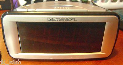 Emerson Smart set digital alarm clock radio 2 alarms cks9031 blue