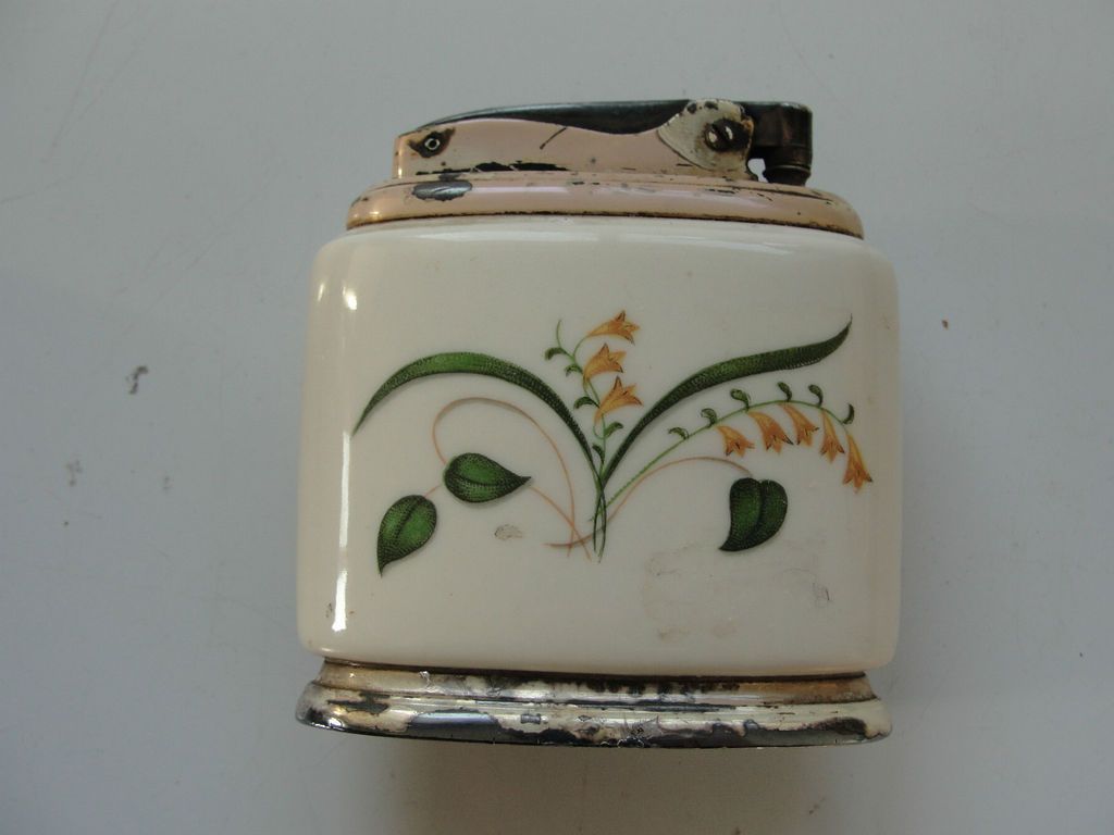 RONSON MINERVA,VINTAGE,1900S ANTIQUE TABLE OR DESK TOP LIGHTER