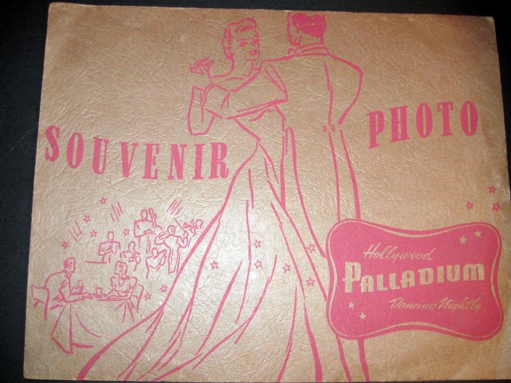 VINTAGE HOLLYWOOD PALLADIUM WWII SOUVENIR PHOTO FOLDER